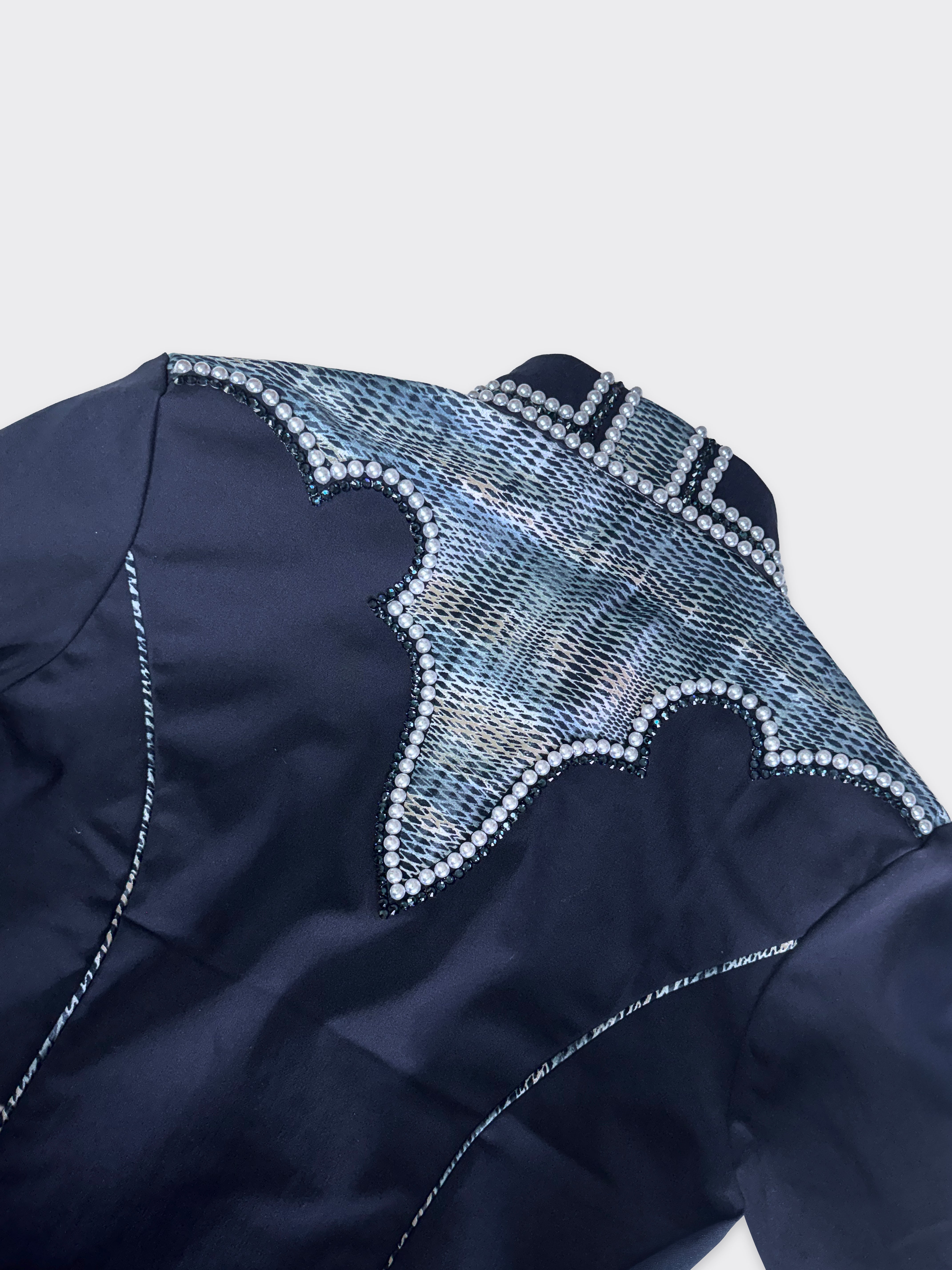 Size 6 (24.5 sleeves) Hidden Zipper Retro Shirt