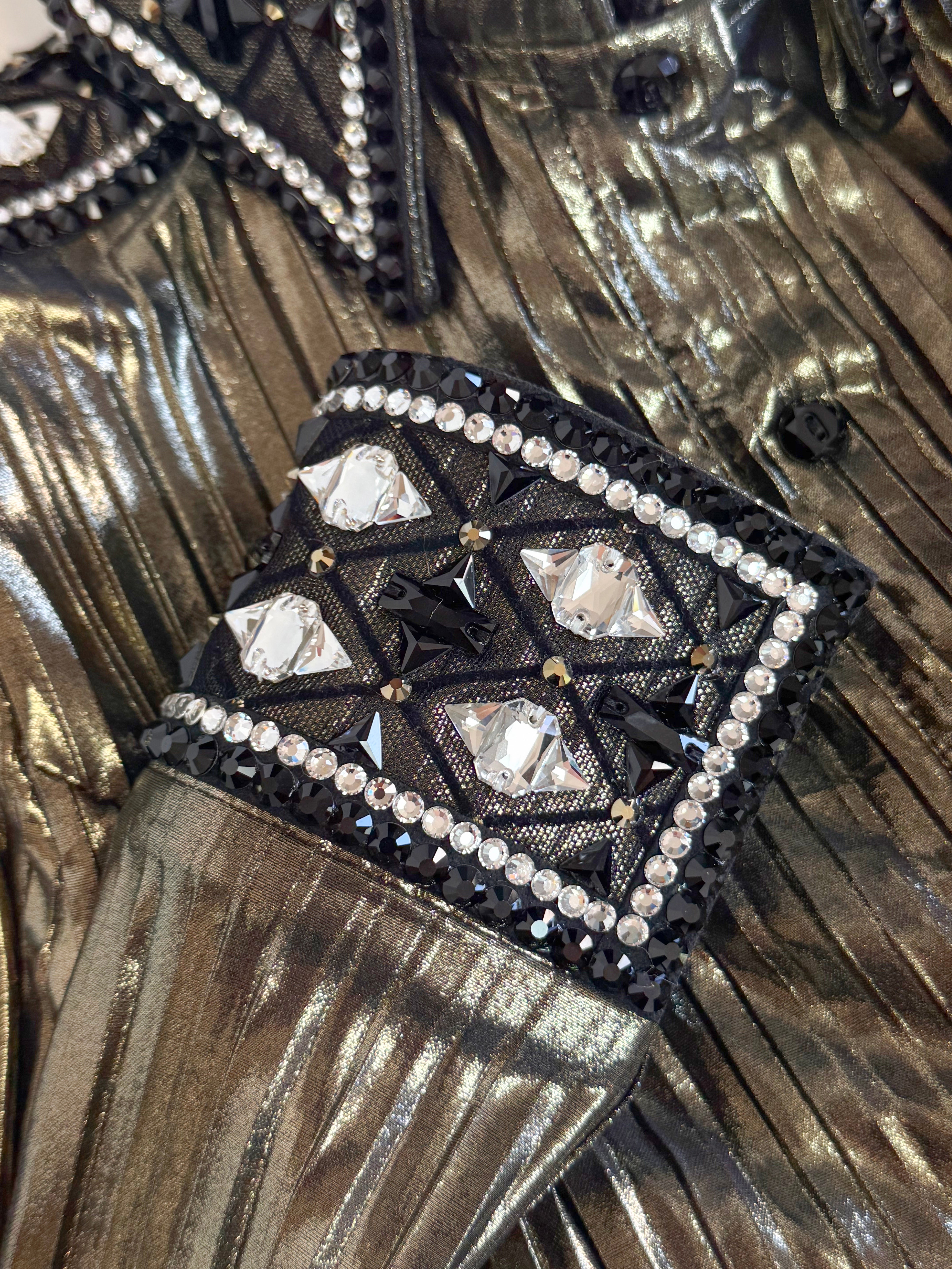 Size 8 (26" Sleeves) - Pretty Pleats - Hidden Zipper Retro Shirt - Pre-Owned