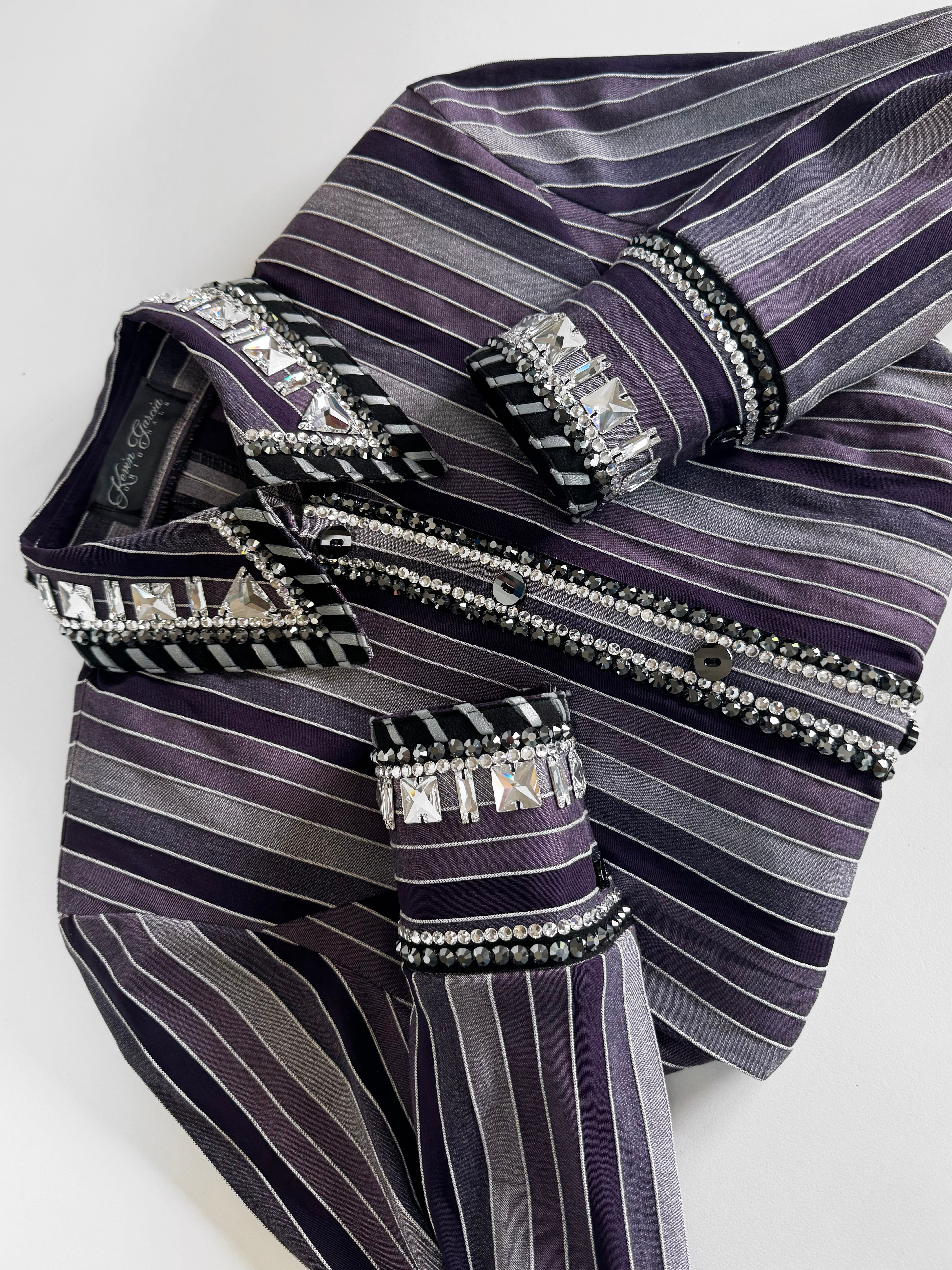 Size 6 - Preowned - Hidden Zipper Retro Shirt