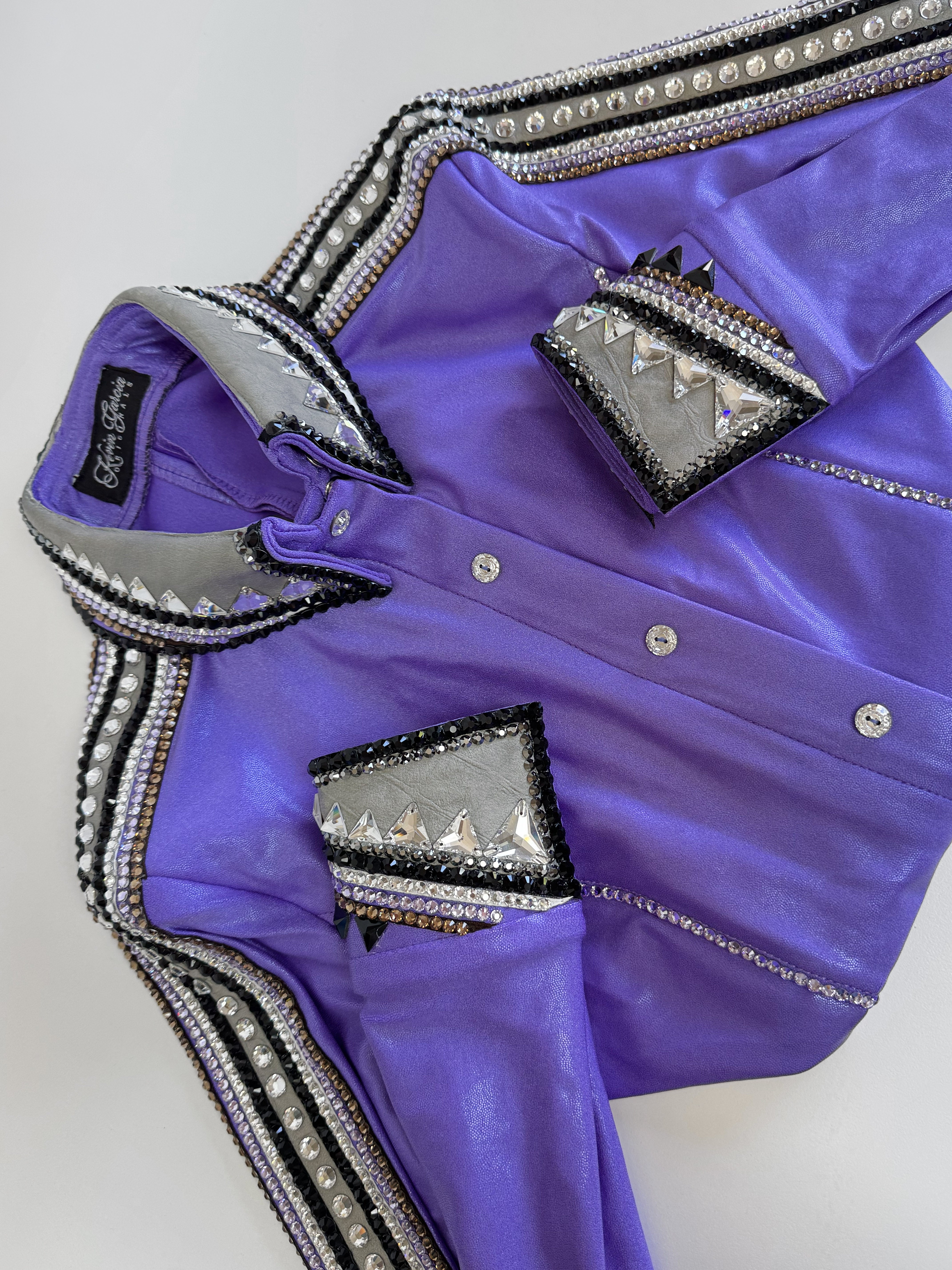 Size 4/6 - Pre-owned - Hidden Zipper Retro Shirt