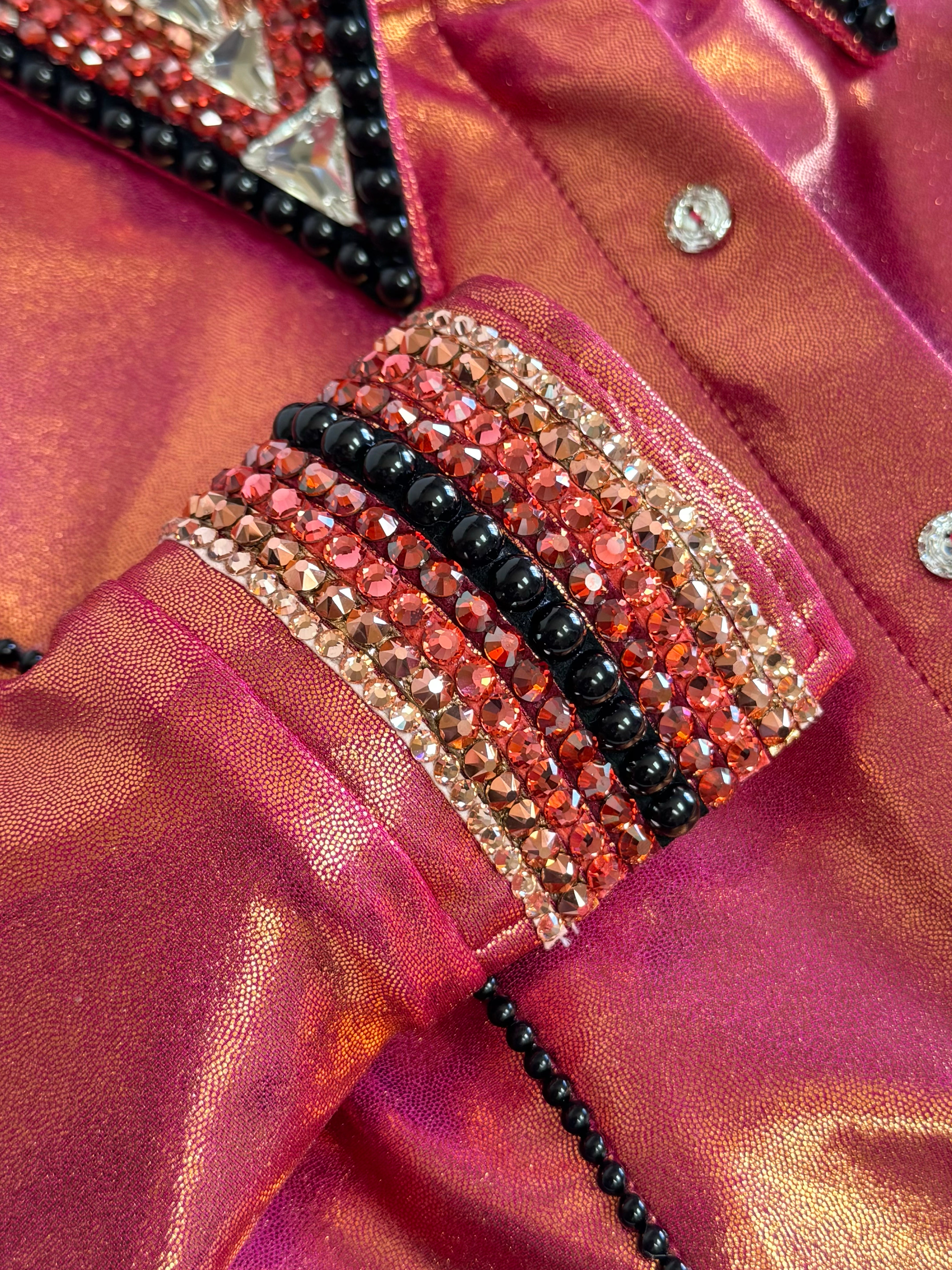 Size 10 - Metallic - Preowned - Hidden Zipper Retro Shirt