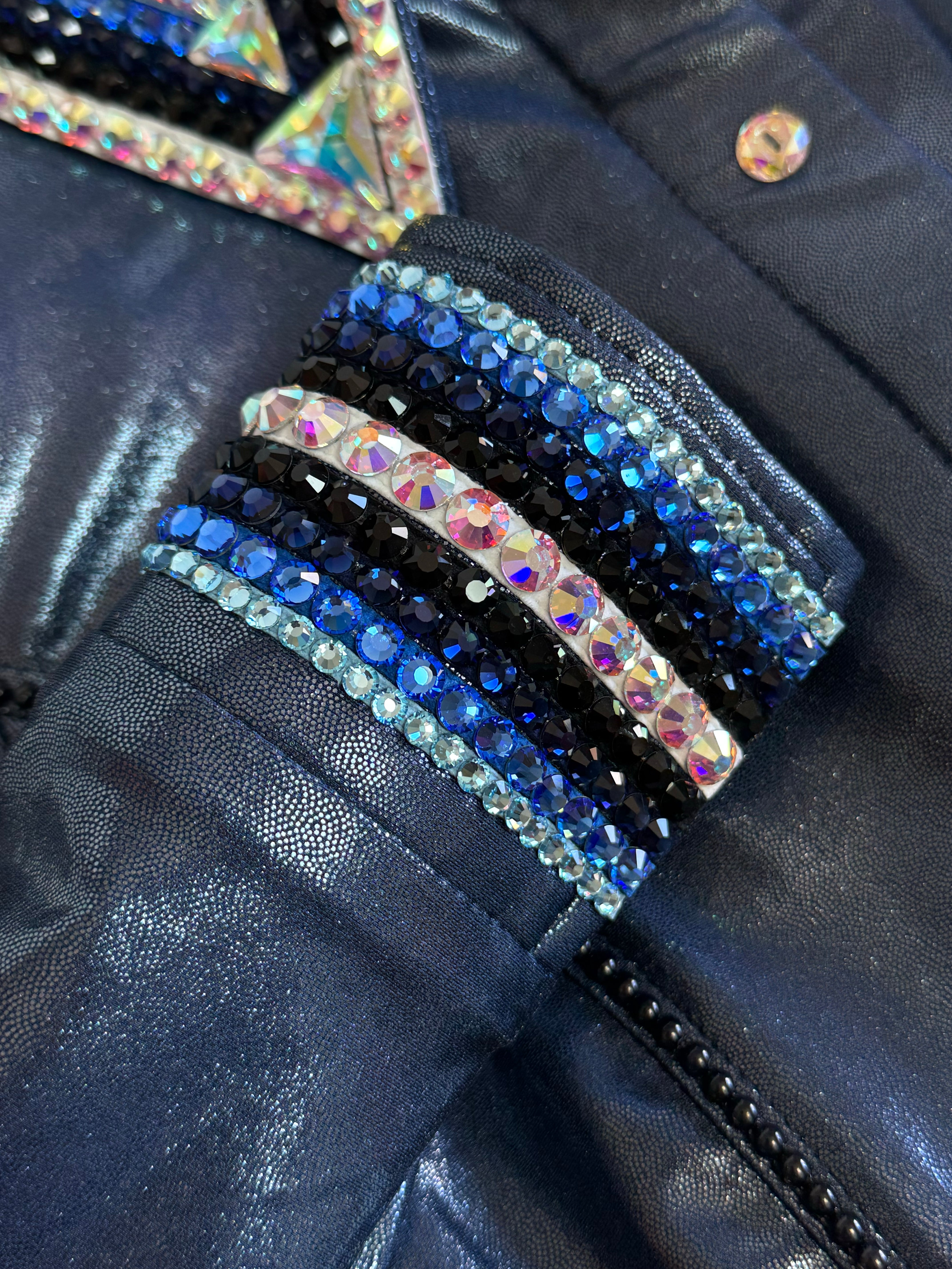 Size 10 - Metallic - Preowned - Hidden Zipper Retro Shirt