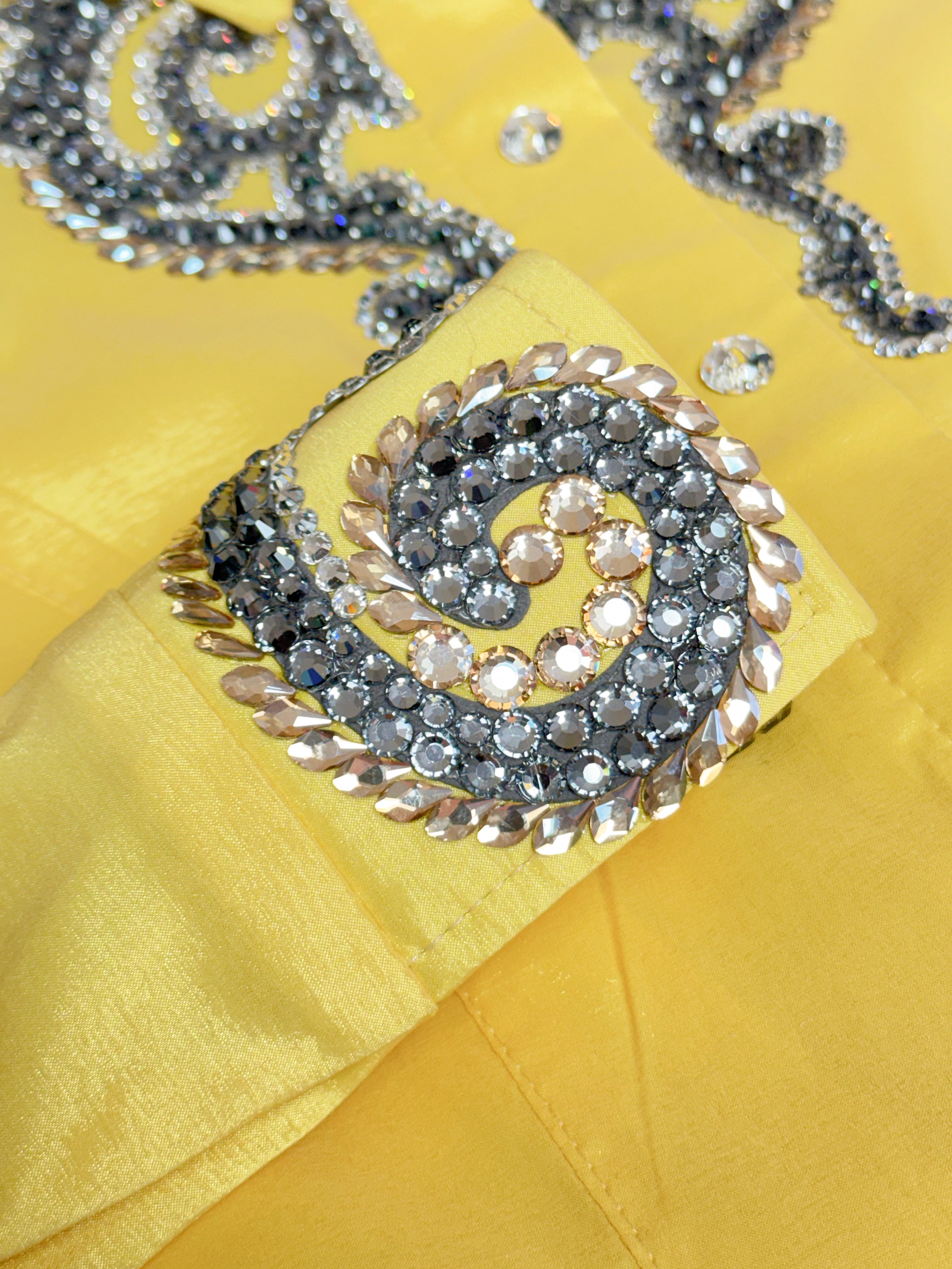 Size 6 - Hidden Zipper Retro Shirt